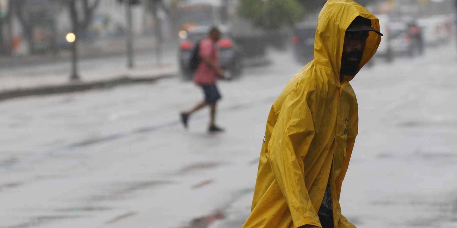 Inmet emite alerta vermelho para chuvas em Minas, SP e Rio inmet-emite-alerta-vermelho-para-chuvas-em-minas,-sp-e-rio