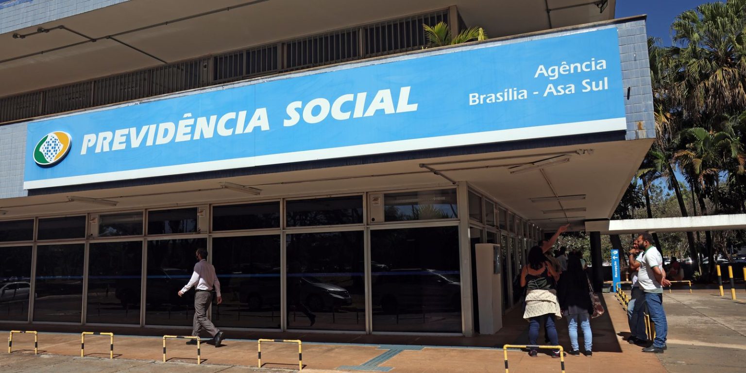 Fila do INSS cresceu 46,6% durante greve do órgão fila-do-inss-cresceu-46,6%-durante-greve-do-orgao