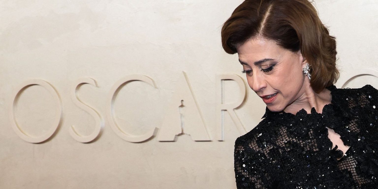 fernanda-torres-e-fernanda-montenegro-receberao-diploma-bertha-lutz