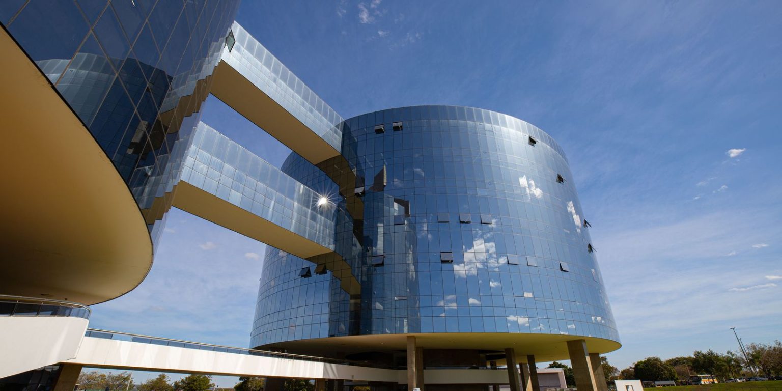 mpf-questiona-veto-a-terapia-hormonal-para-criancas-e-adolescentes