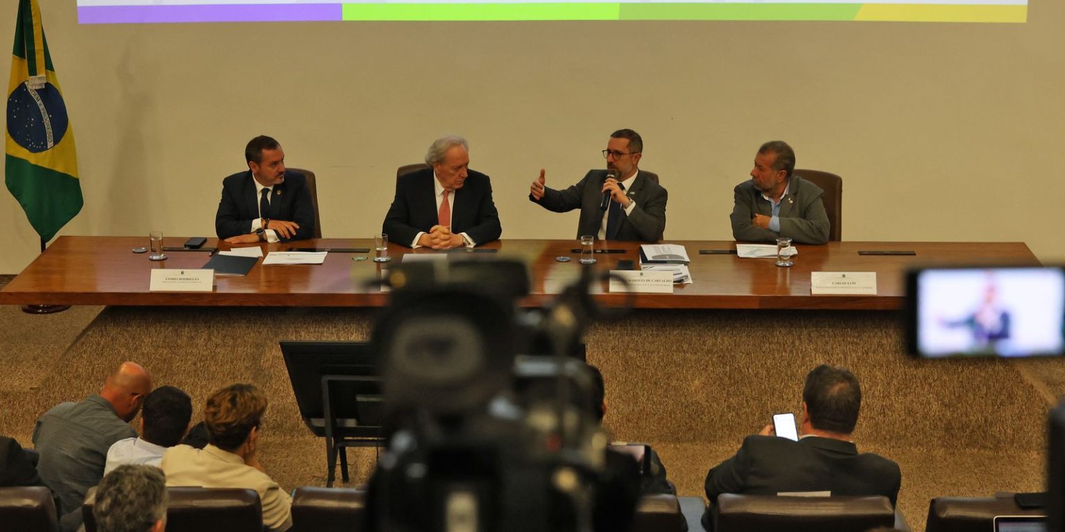 desconto-ilegal-tera-que-ser-restituido-a-aposentados,-dizem-ministros