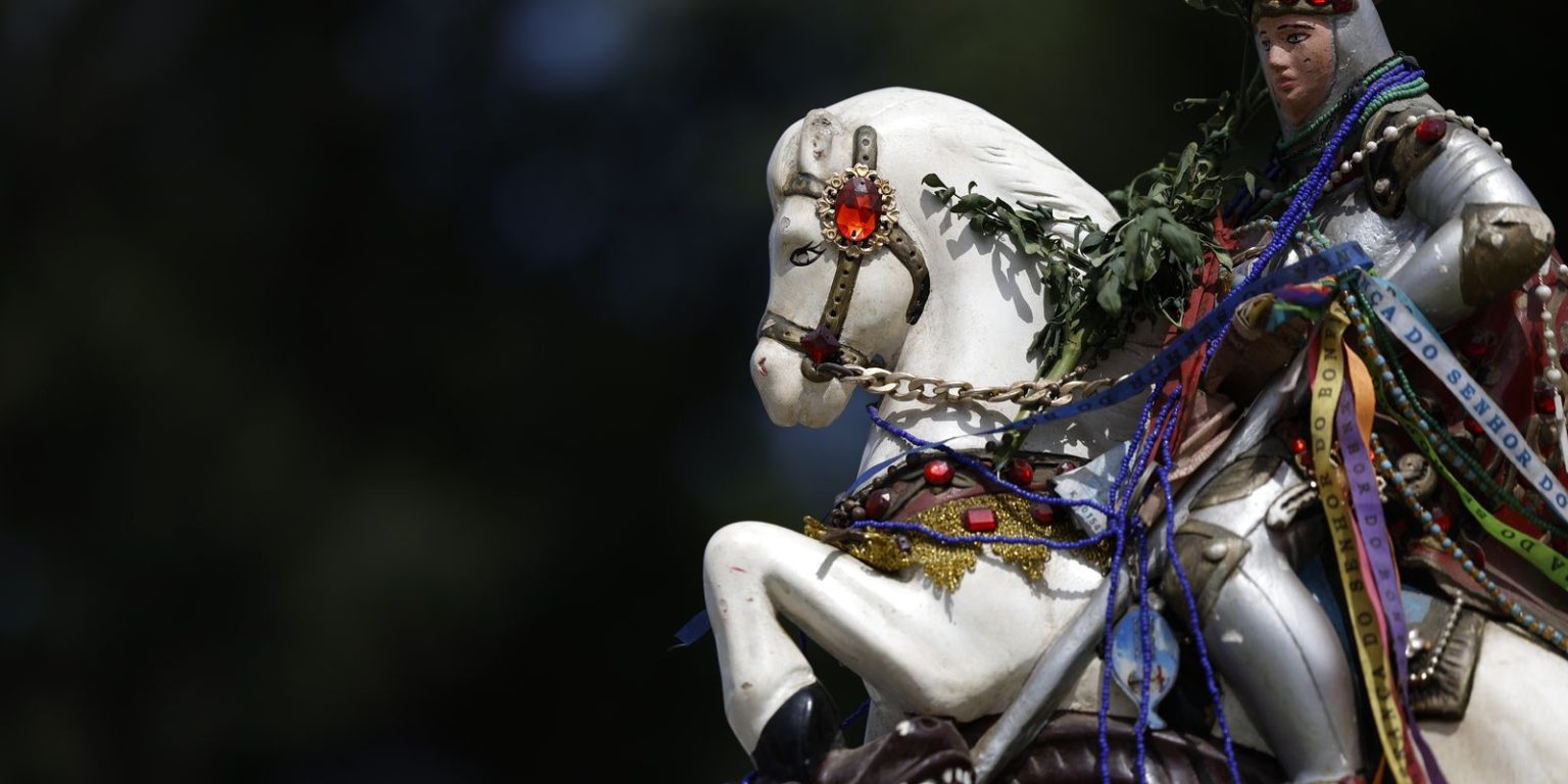 caminhos-da-reportagem-mostra-sincretismo-da-festa-de-sao-jorge