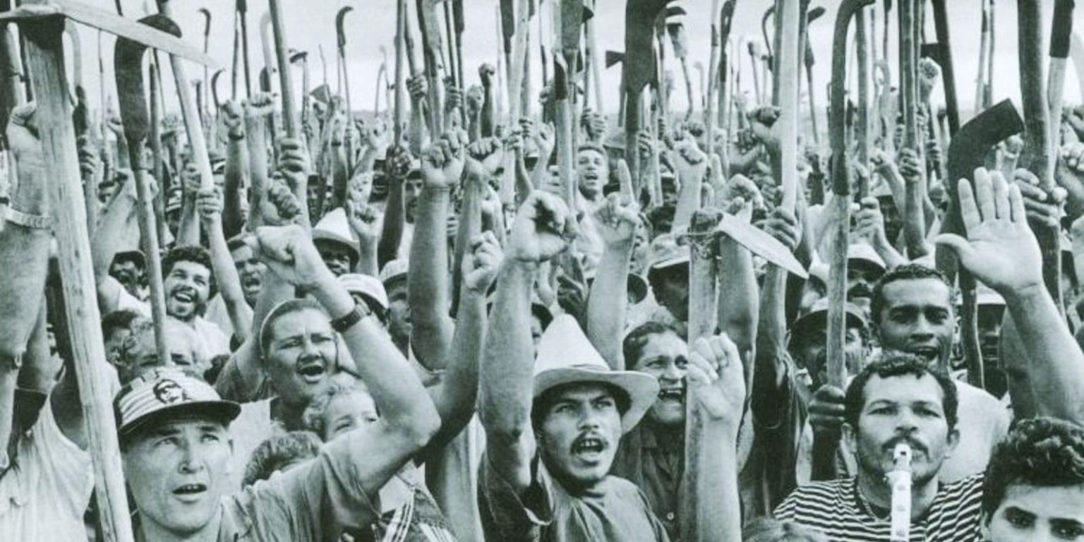“trabalhadores”:-serie-de-sebastiao-salgado-chega-ao-rj-para-mostra
