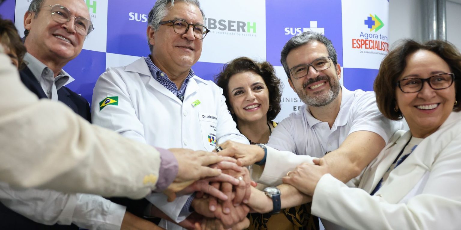 Padilha participa de 1º mutirão de cirurgias para reduzir fila do SUS padilha-participa-de-1o-mutirao-de-cirurgias-para-reduzir-fila-do-sus