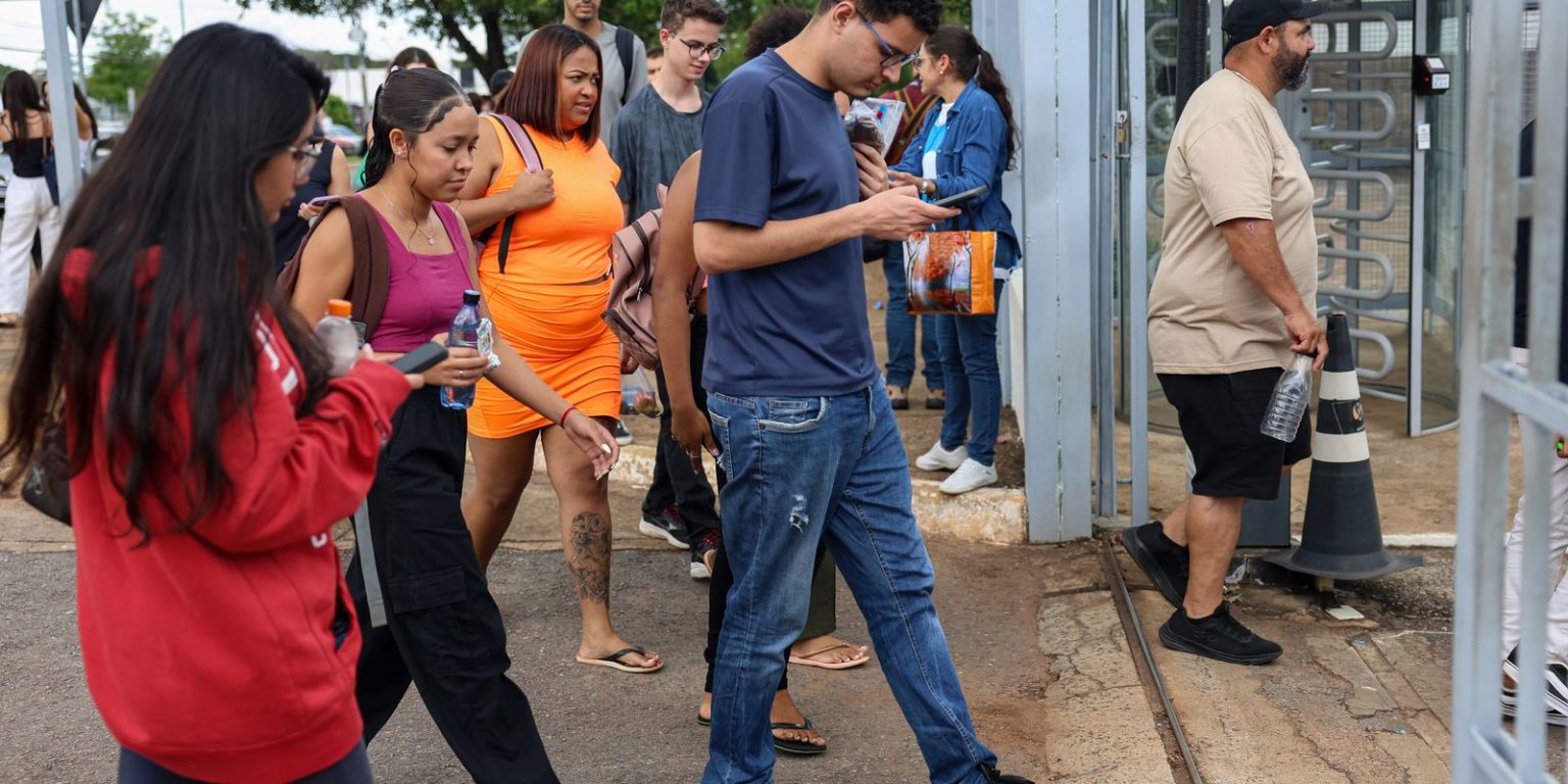 candidatos-isentos-de-taxa-do-enem-recebem-orientacoes-pelo-gov.br