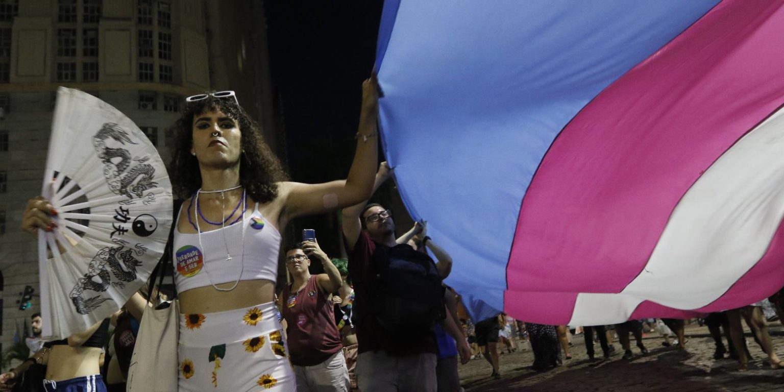População trans se opõe à nova idade mínima para terapia hormonal populacao-trans-se-opoe-a nova-idade-minima-para-terapia-hormonal
