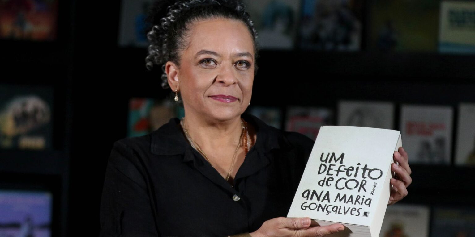 Ana Maria Gonçalves e seu “Um Defeito de Cor” chegam à ABL ana-maria-goncalves-e-seu-“um-defeito-de-cor”-chegam-a-abl