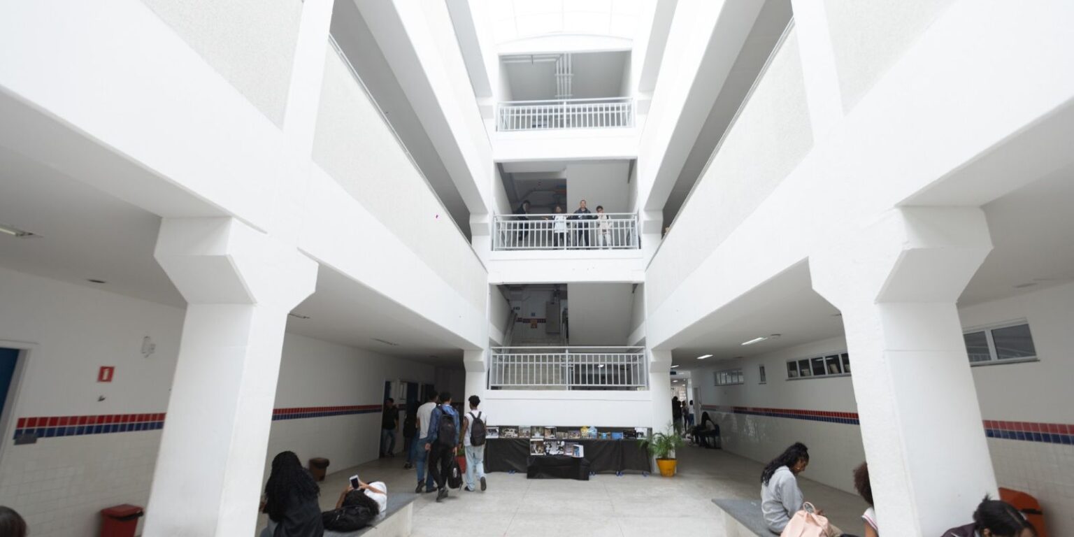 escola-em-tempo-integral-deve-ter-jornada-minima-de-35-horas-semanais