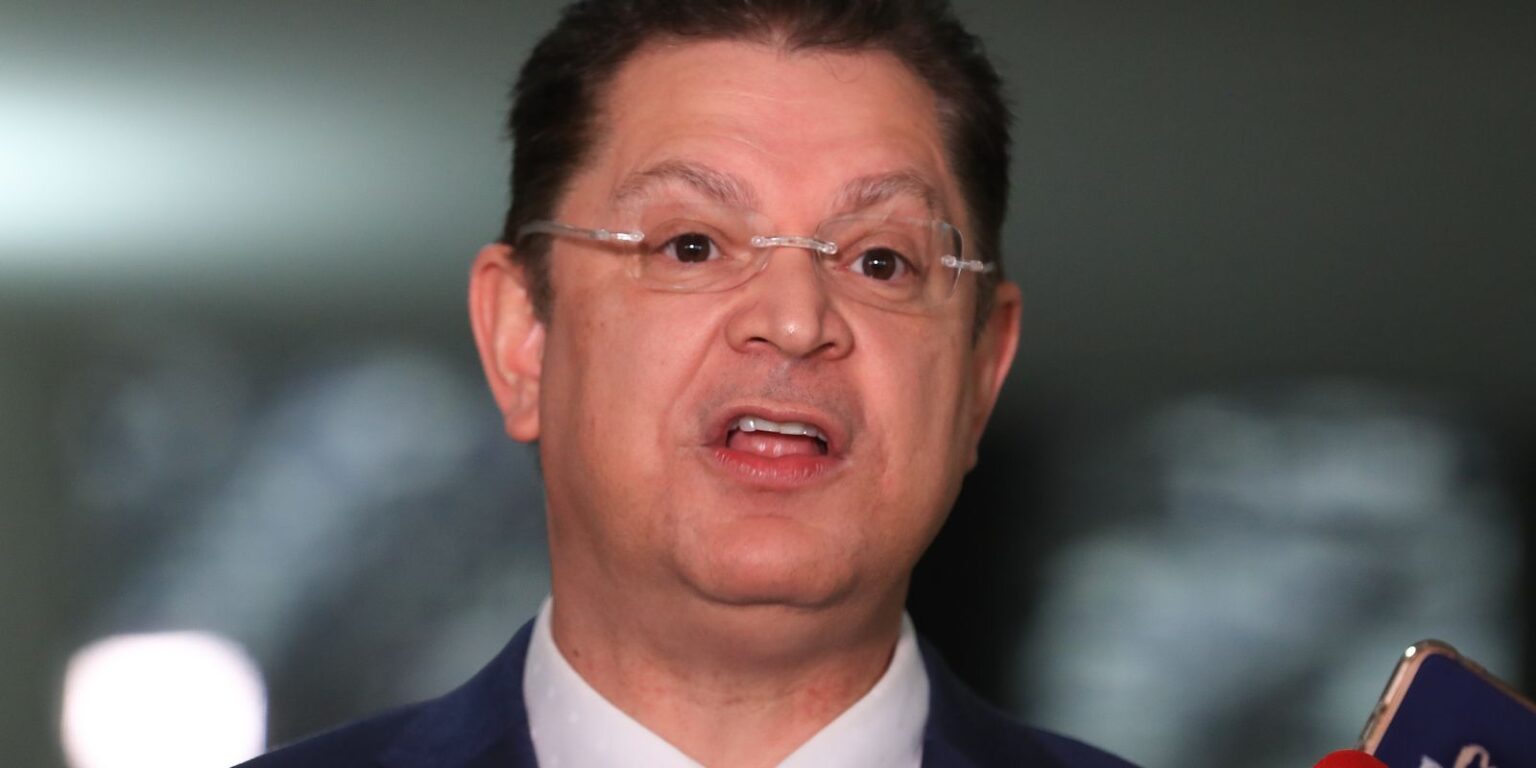 oposicao-ocupa-plenarios-por-anistia-a-8/01-e-impeachment-de-moraes