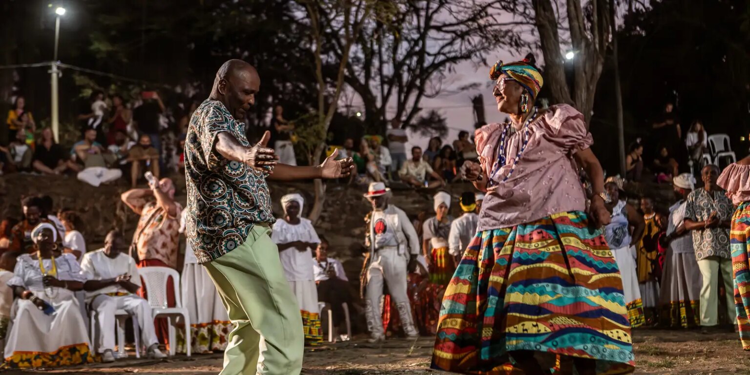 encontro-de-jongueiros-transforma-praca-tiradentes-em-quilombo-no-rio