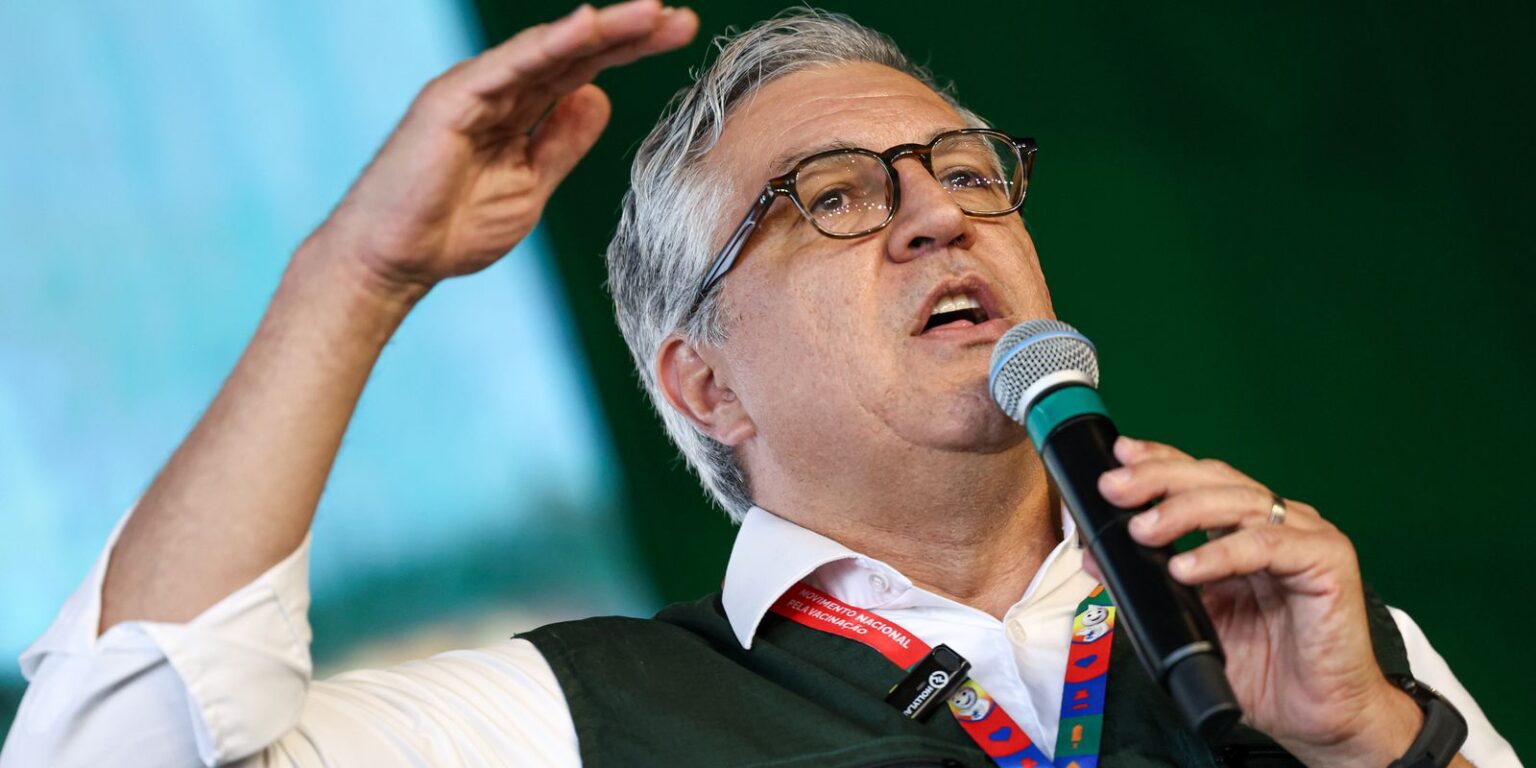 Padilha diz ser “ato covarde” cancelamento de vistos da filha e esposa padilha-diz-ser-“ato-covarde”-cancelamento-de-vistos-da-filha-e-esposa