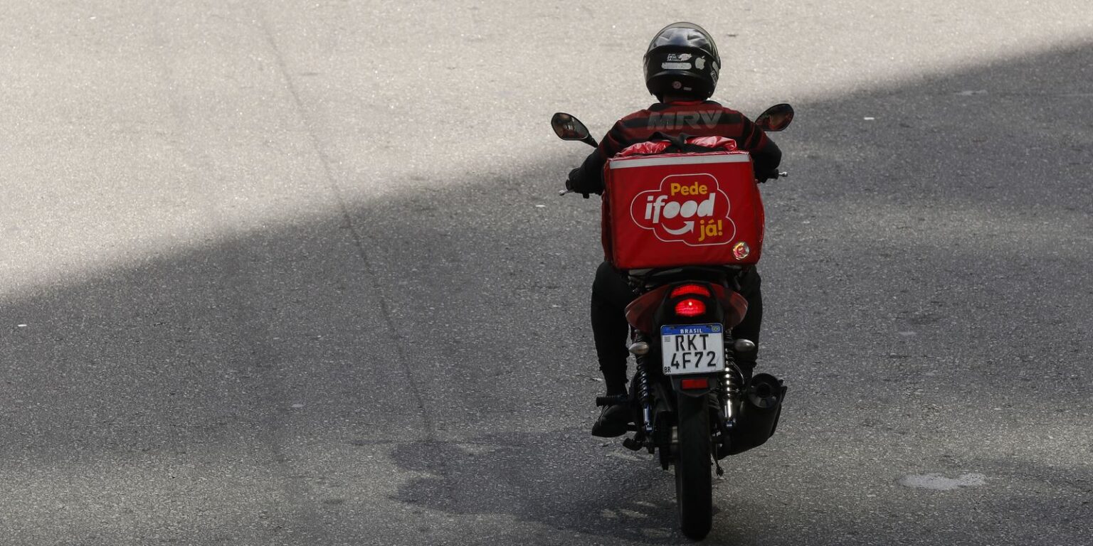 policial-penal-que-atirou-em-entregador-e-preso-e-afastado-no-rio