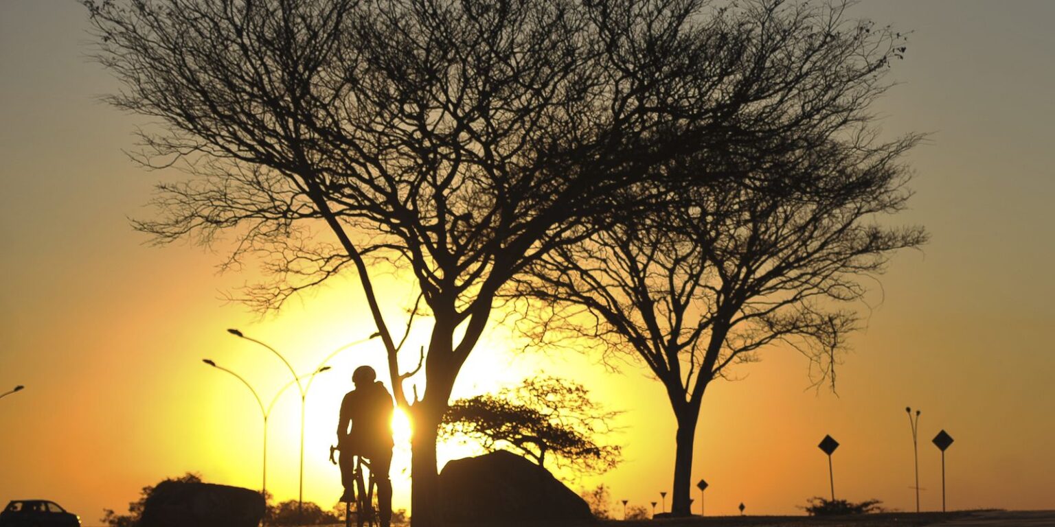 alerta-vermelho:-baixa-umidade-do-ar-atinge-tres-estados-e-o-df