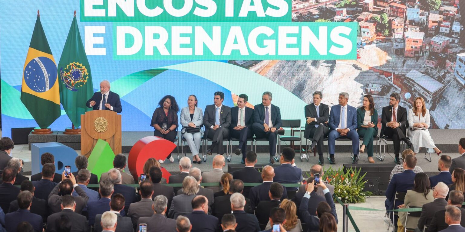 Governo anuncia R$ 11,7 bilhões do Novo PAC para drenagem e encostas governo-anuncia-r$-11,7-bilhoes-do-novo-pac-para-drenagem-e-encostas