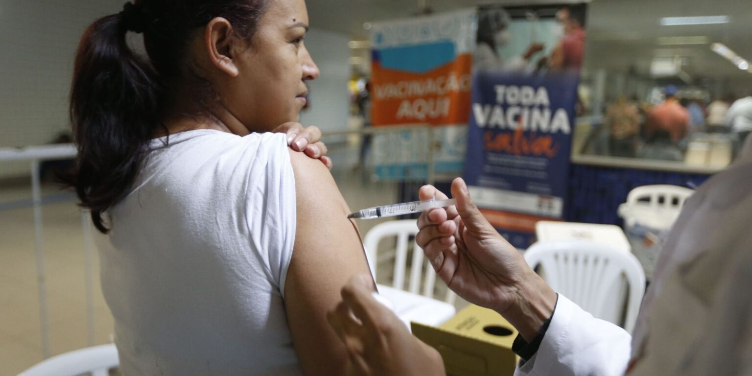 vacina-da-covid-tambem-protege-contra-complicacoes-cardiacas-da-doenca