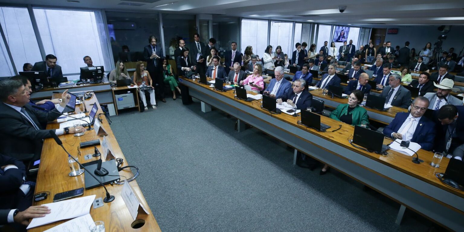 deputado-pede-prisao-de-ex-presidente-de-entidade-por-silencio-em-cpmi