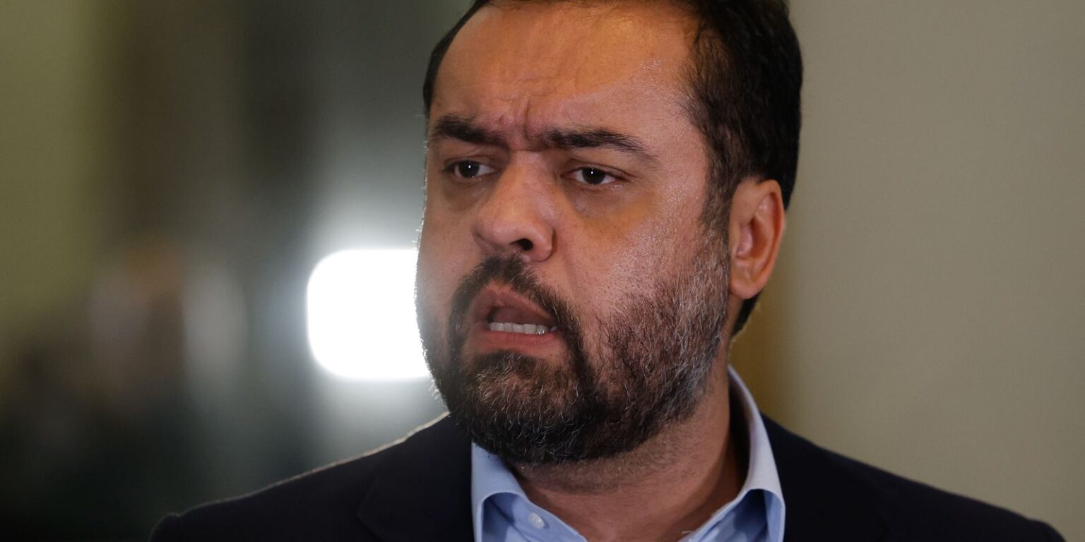 unicas-vitimas-da-operacao-contencao-sao-policiais-mortos,-diz-castro