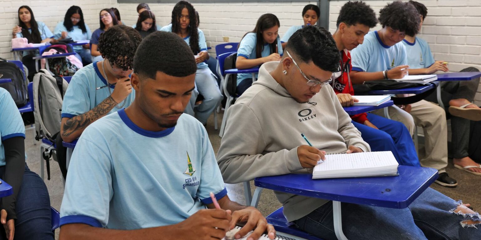 Participante do Pé-de-Meia ganha R$ 200 se fizer dois dias de Enem participante-do-pe-de-meia-ganha-r$-200-se-fizer-dois-dias-de-enem