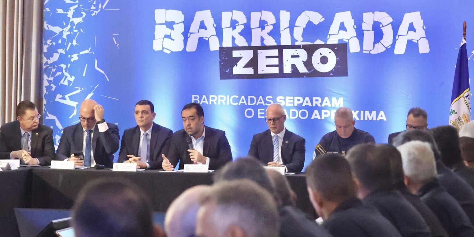 Governo fluminense anuncia plano para remover barricadas em 12 cidades governo-fluminense anuncia-plano-para-remover-barricadas-em-12-cidades