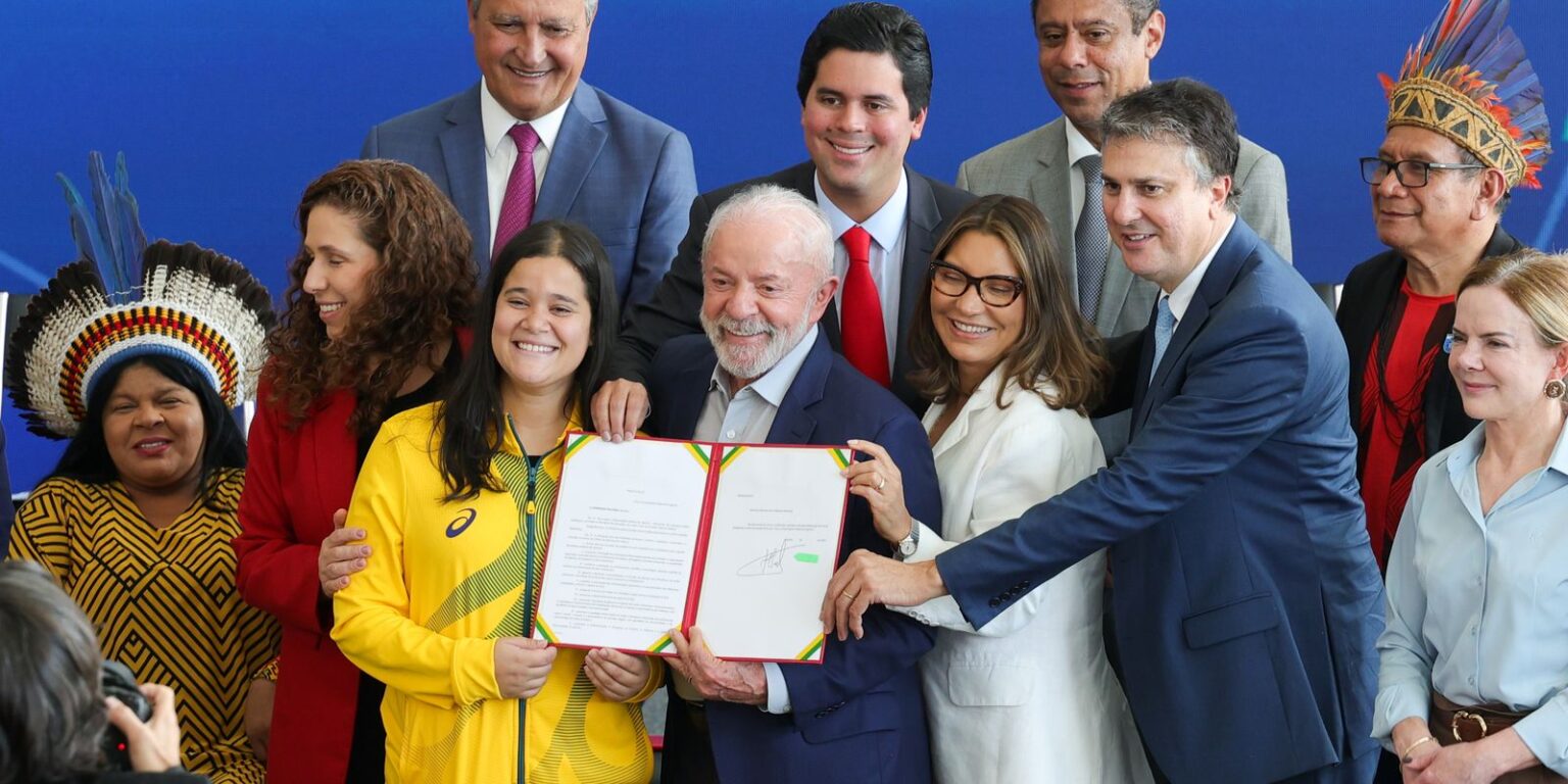Lula envia para o Congresso projetos que criam a Unind e UFEsporte lula-envia-para-o-congresso-projetos-que-criam-a-unind-e-ufesporte