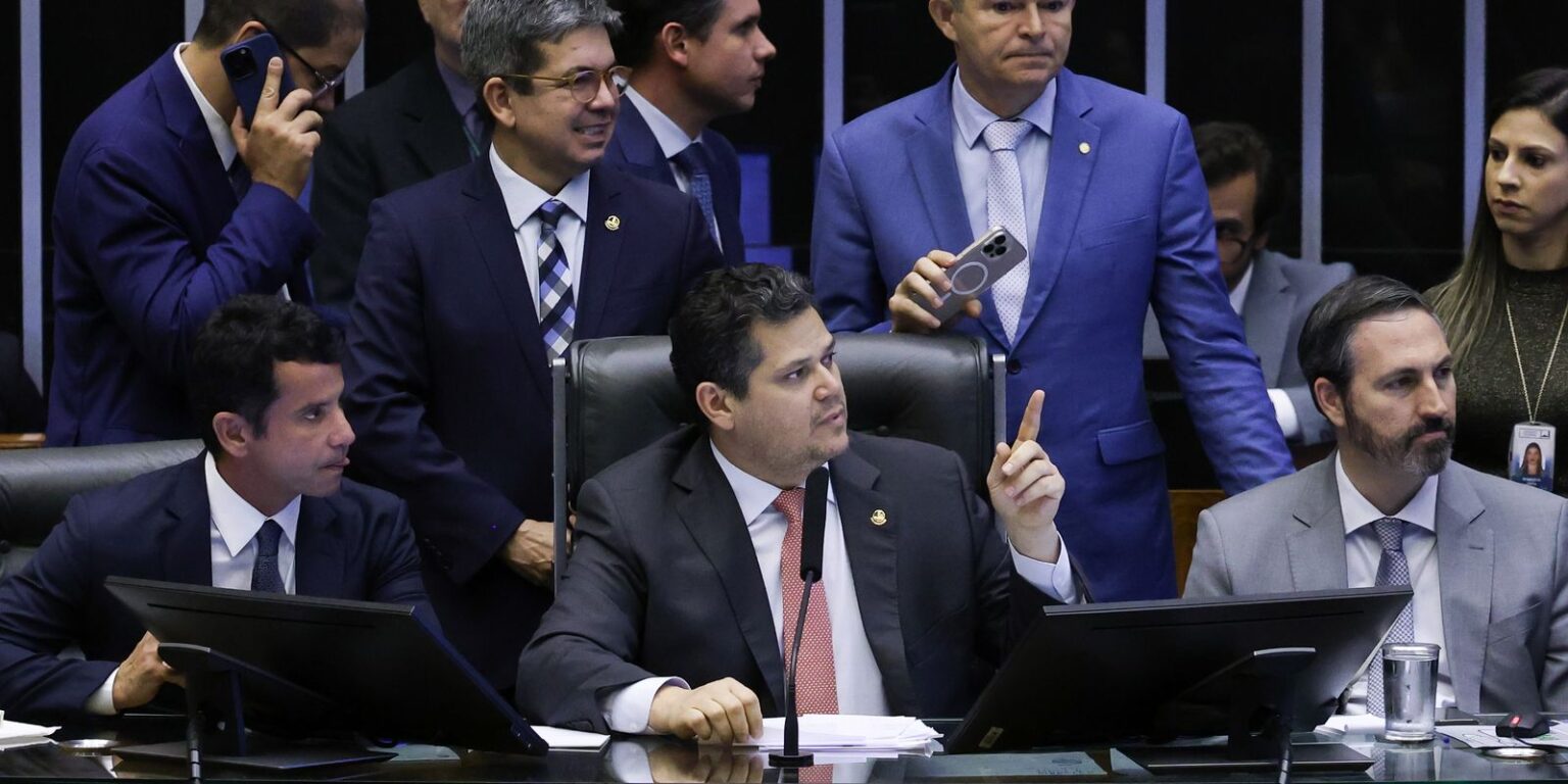 Congresso aprova crédito de R$ 42 bi para Previdência e Bolsa Família congresso-aprova-credito-de-r$-42-bi-para-previdencia-e-bolsa-familia