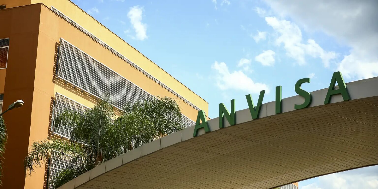 Anvisa proíbe comercialização de perfume e maquiagem capilar anvisa-proibe-comercializacao-de-perfume-e-maquiagem-capilar
