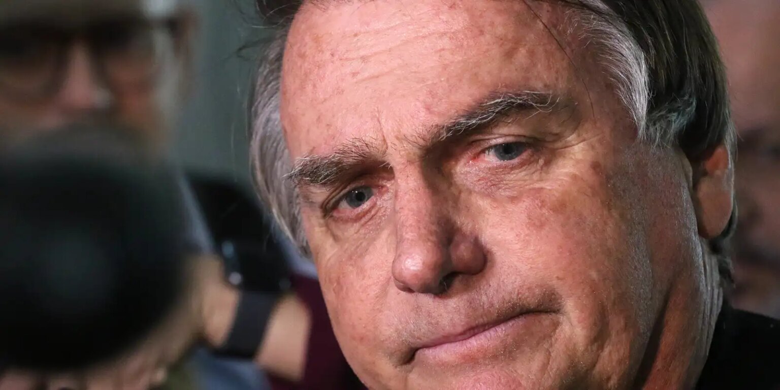 bolsonaro-e-submetido-a-cirurgia-para-tratamento-de-hernia-bilateral