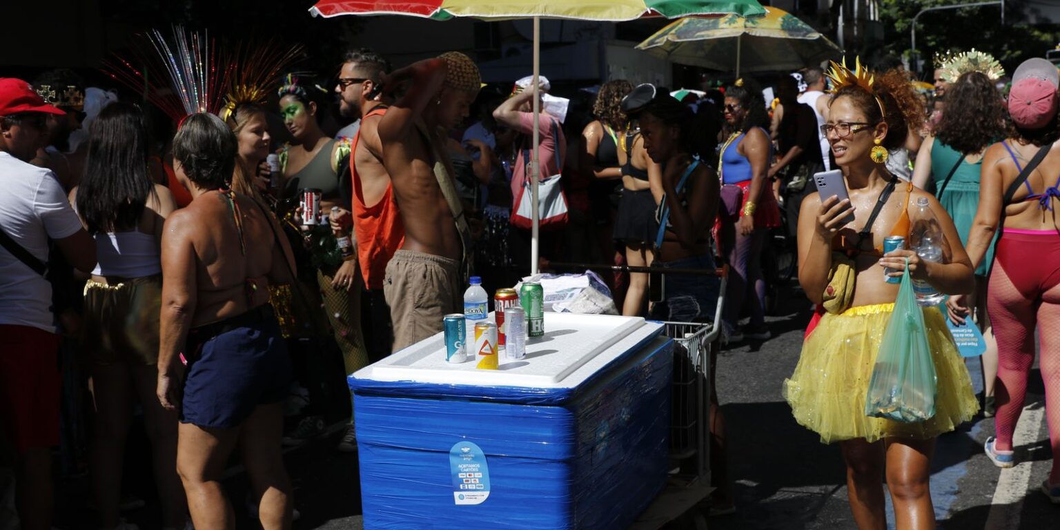 Saiba como se prevenir dos golpes financeiros no carnaval saiba-como-se-prevenir-dos-golpes-financeiros-no-carnaval