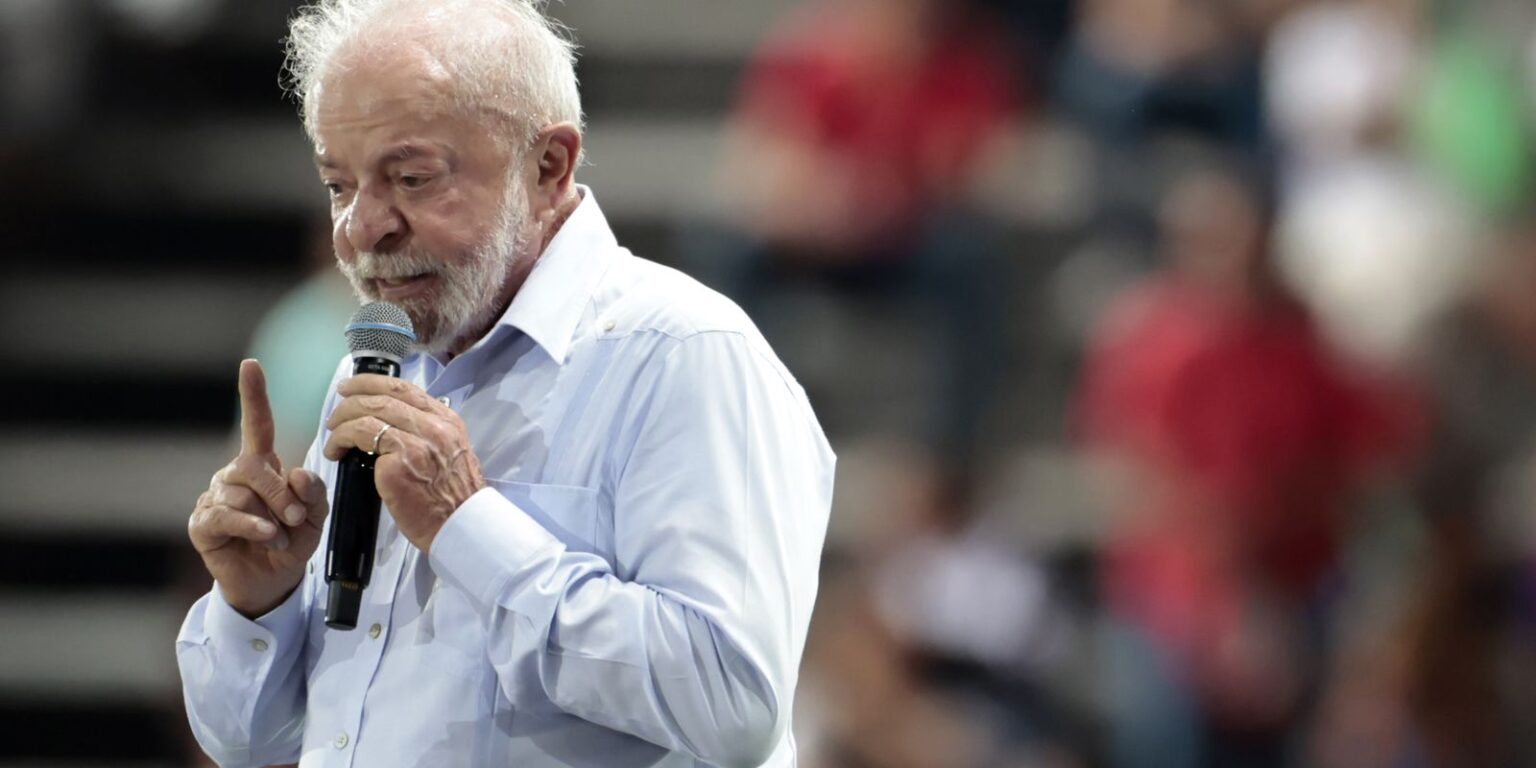 Lula diz que governo fará de tudo para conter preço do diesel lula-diz-que-governo-fara-de-tudo-para-conter-preco-do-diesel
