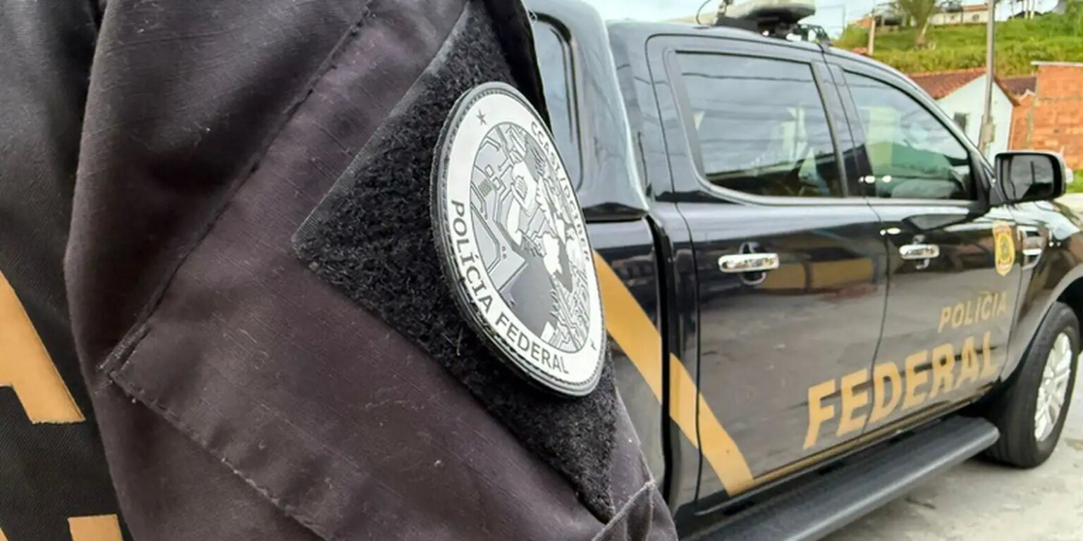 pf-apreende-mais-de-duas-toneladas-de-maconha-prensada-no-parana