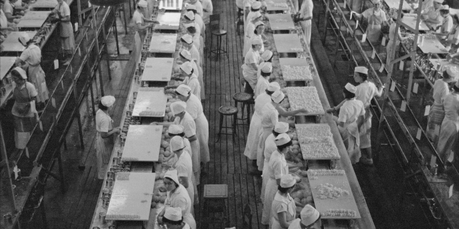 Há 100 anos, Ford instituía jornada de 40 horas nos Estados Unidos ha-100-anos,-ford-instituia-jornada-de-40-horas-nos-estados-unidos