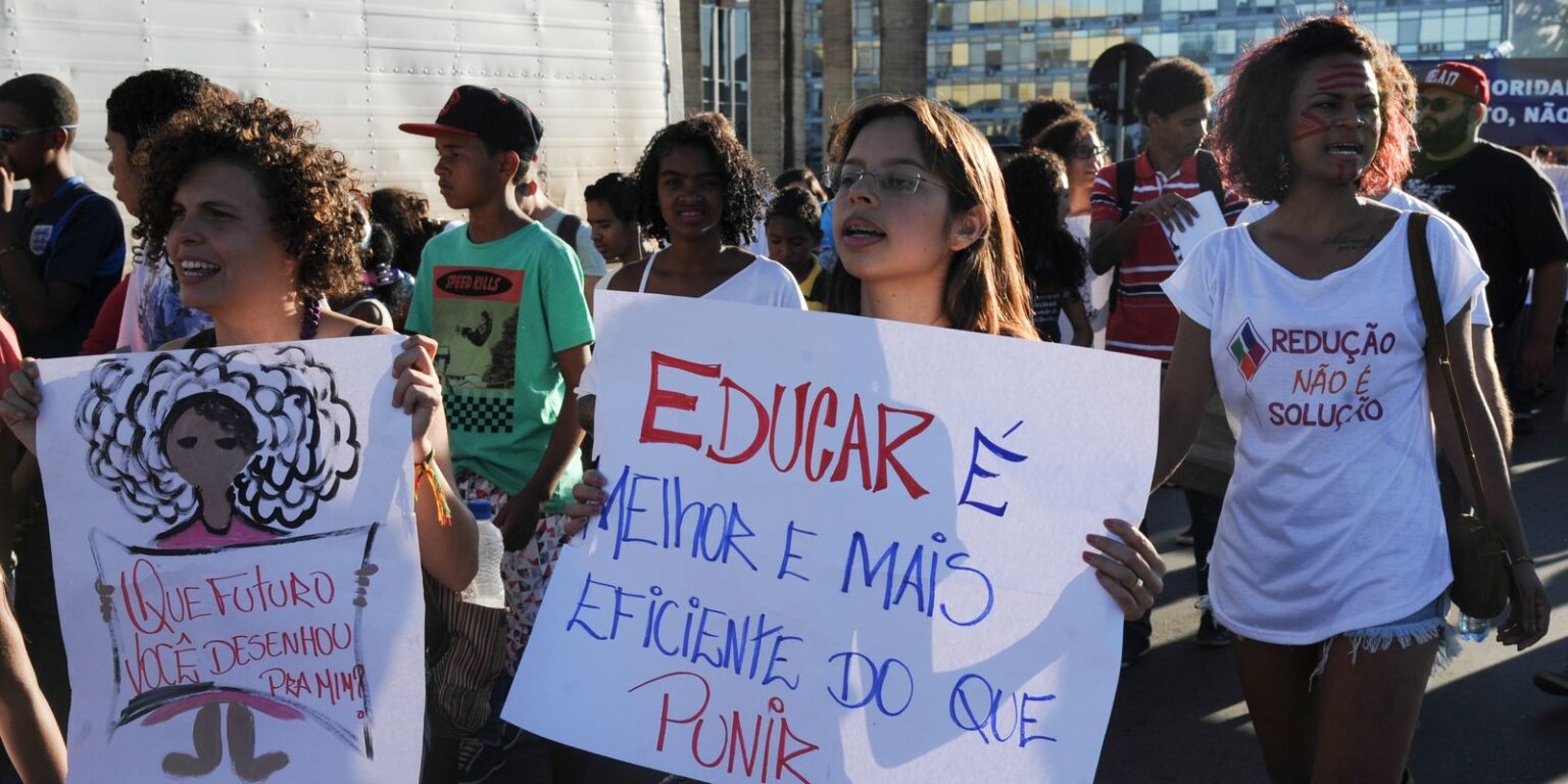 CCJ adia novamente análise de PEC sobre redução da maioridade penal ccj-adia-novamente-analise-de-pec-sobre-reducao-da-maioridade-penal
