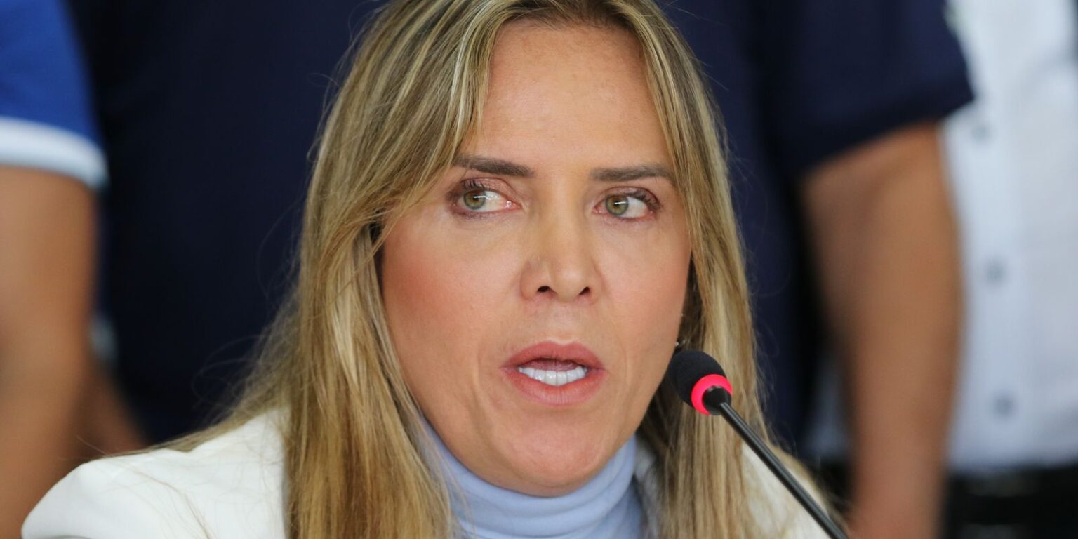 Governadora do DF recebe alta após apresentar quadro de pneumotórax governadora-do-df-recebe-alta-apos-apresentar-quadro-de-pneumotorax