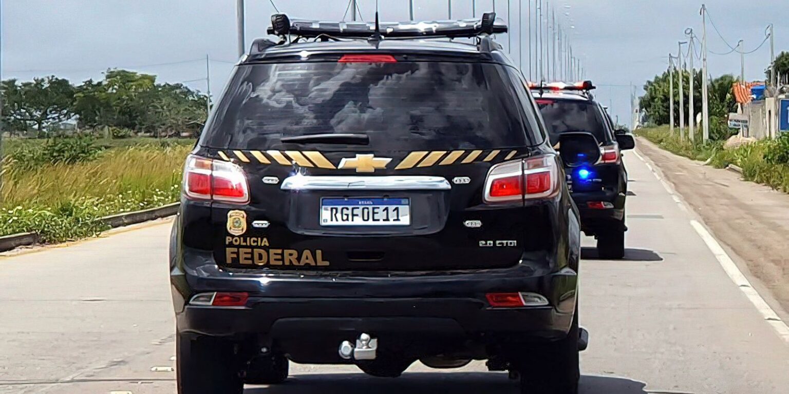 PF apreende armas destinadas a facções criminosas no Rio pf-apreende-armas-destinadas-a-faccoes-criminosas-no-rio