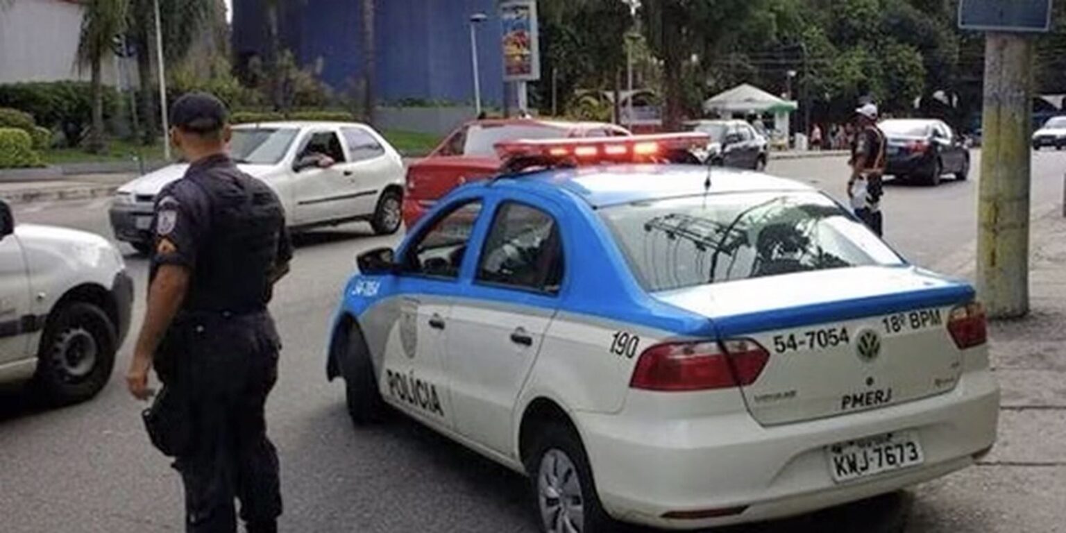 Em cinco dias, dois PMs do Rio morrem com tiros de fuzil na cabeça em-cinco-dias,-dois-pms-do-rio-morrem-com-tiros-de-fuzil-na-cabeca