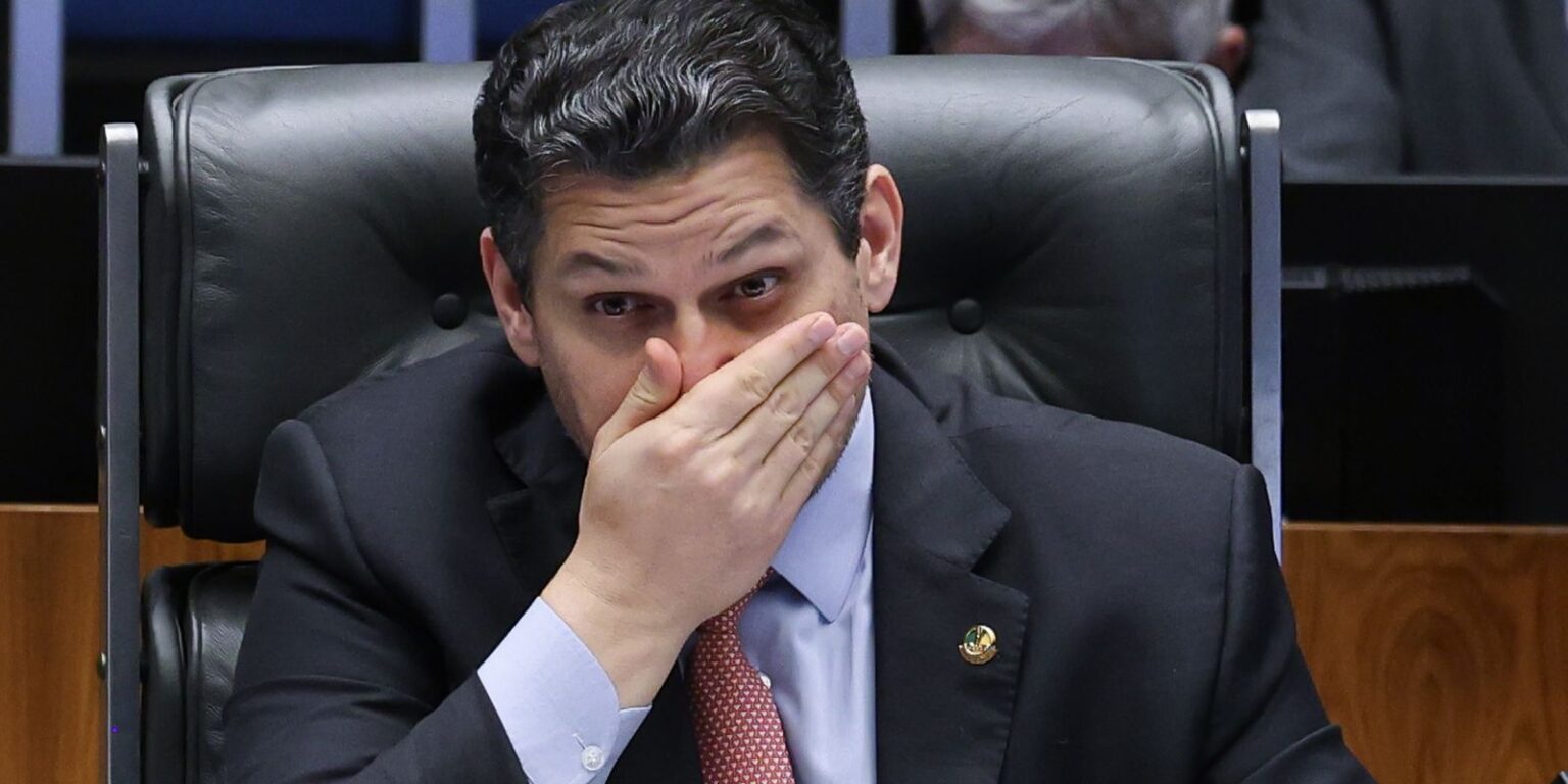 Alcolumbre mantém silêncio sobre 6×1 e oposição tenta preservar escala alcolumbre-mantem-silencio-sobre-6×1-e-oposicao-tenta-preservar-escala