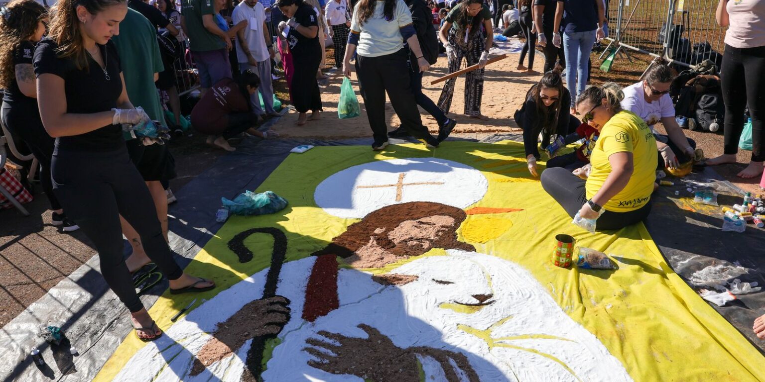 jovens-no-df-se-unem-por-tapetes-de-corpus-christi e-“jejum”-de-telas