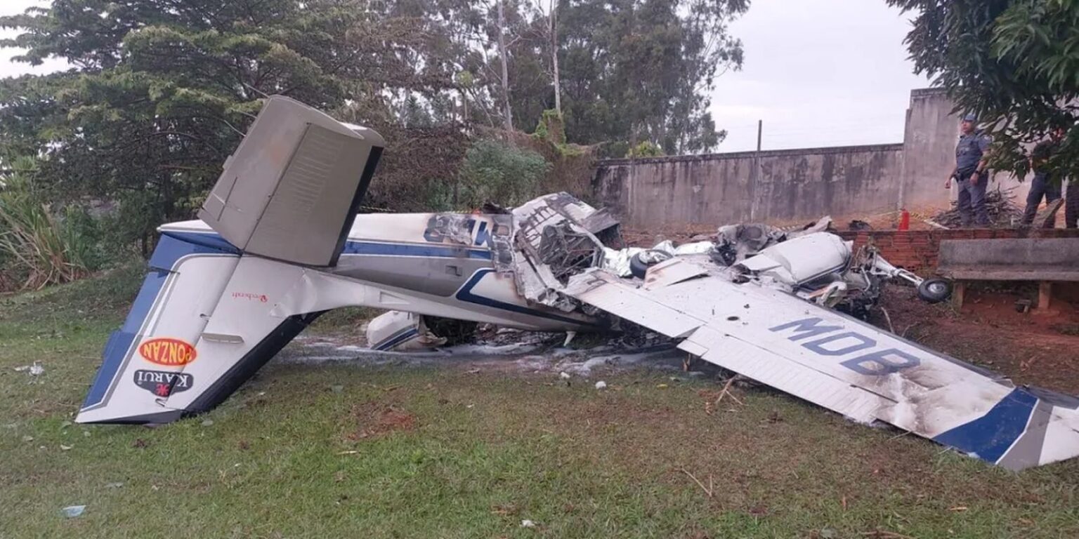 Queda de bimotor deixa dois mortos em Marília, interior de São Paulo queda-de-bimotor-deixa-dois-mortos-em-marilia,-interior-de-sao-paulo